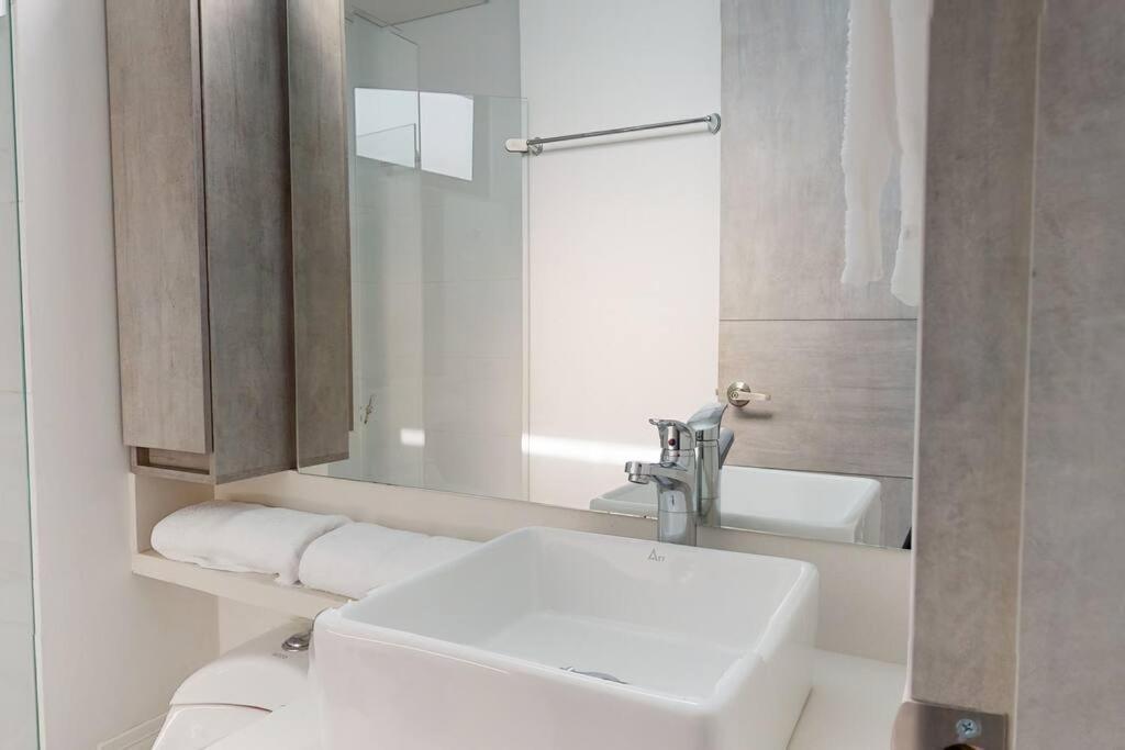 Apartamento Luxury Unicentro Hab2 *